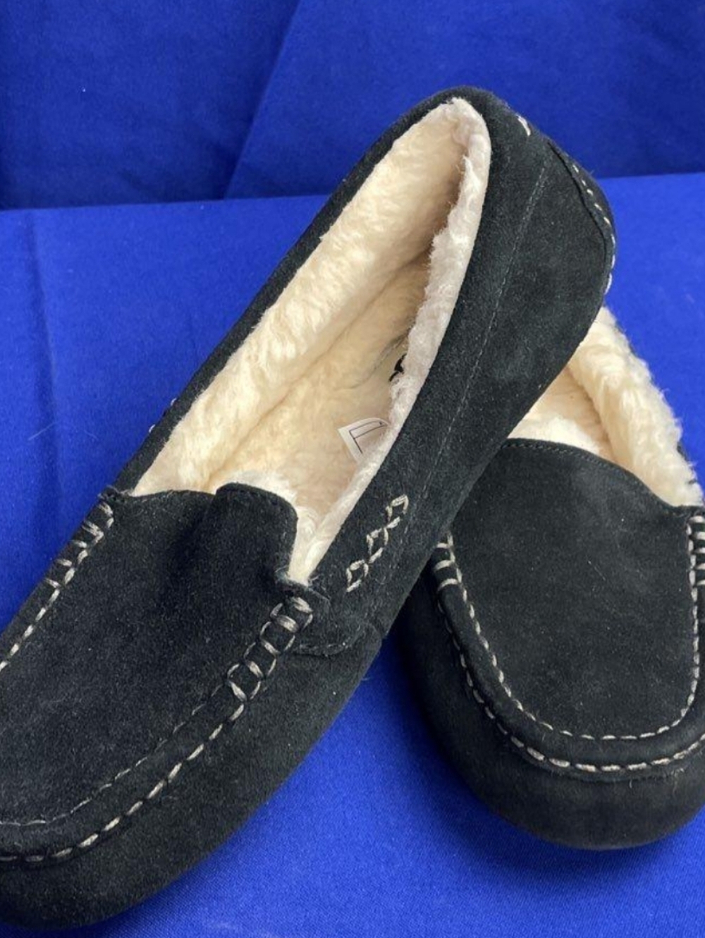 UGG Ansley Suede Moccasin Slippers Wmn's Size 9 Used Exc MSRP $115 - Picture 4 of 10